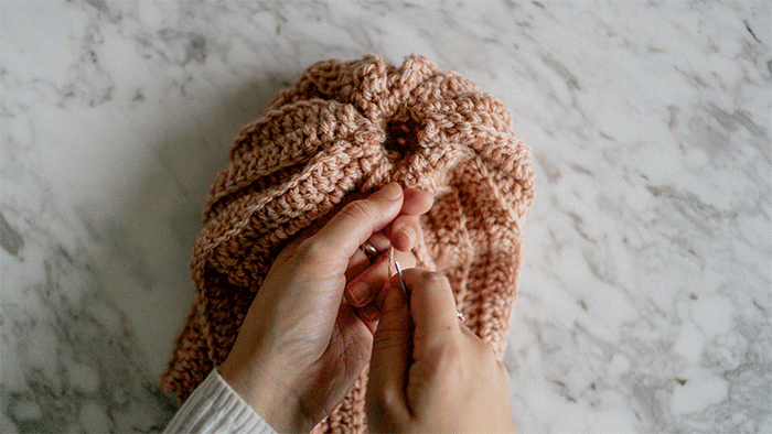 How to crochet a chunky beanie hat (free pattern) 23 PostcardsfromHawaiiHowtocrochetachunkybeaniehatfreepatterntravelblogstepbystepguideDIYcrochettutorialdoublecrochetstitch 1 1