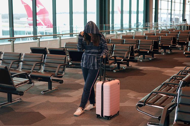 My most comfortable and practical travel outfit 3 Postcards from Hawaii Travel Lifestyle Blog Gabriella Wisdom What to wear to travel, comfortable travel outfit, what to wear to fly, what to wear at airport, airport outfit