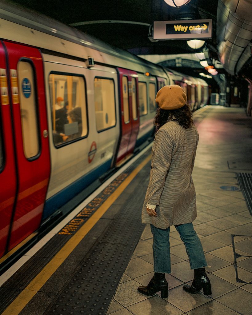 How to use the London Underground - Everything to know about taking the Tube 6 Postcards from Hawaii Travel Blog How to use the London Underground local’s guide to taking the Tube