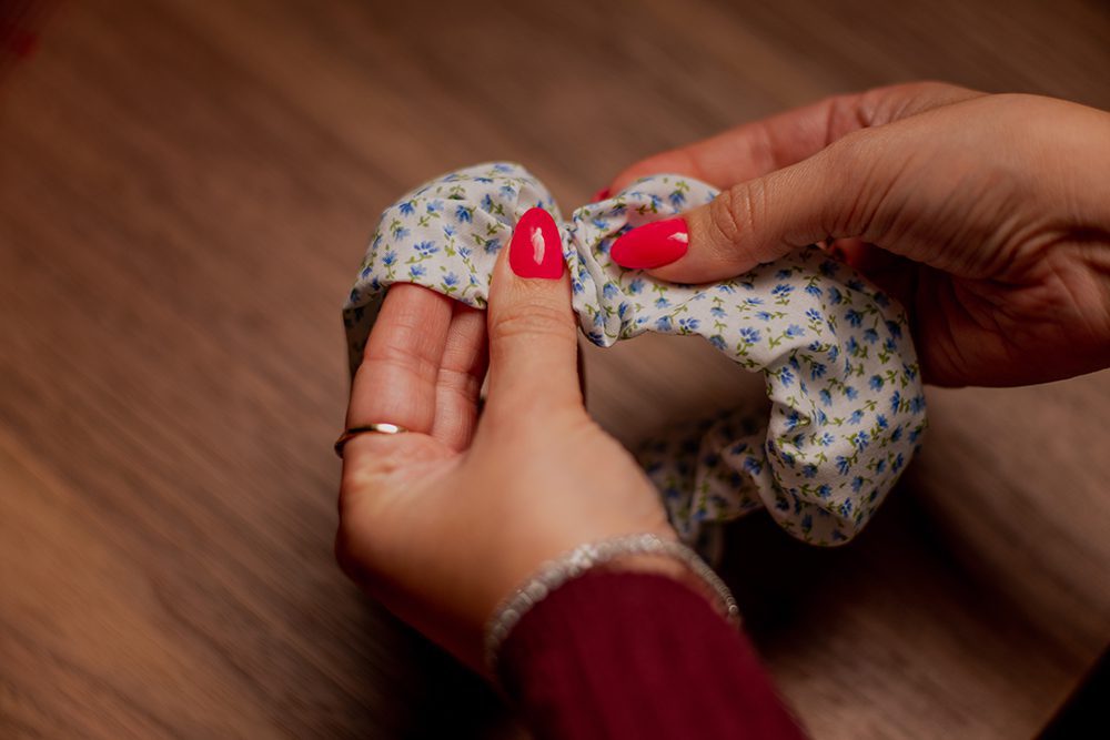 Sewing tutorial for how to make hair scrunchies 17 DSC02281 1