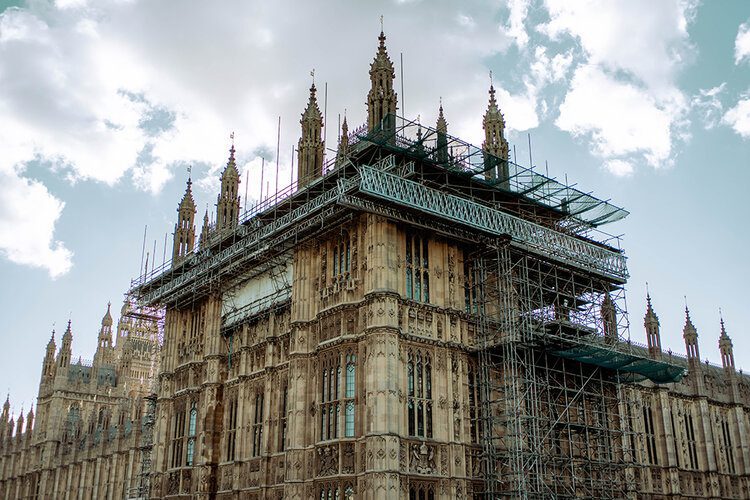 10 iconic London landmarks you must see 3 PFHPostcardsfromHawaii10iconicLondonLandmarksyoumustseeBigBenElizabethTowerHousesofParliament
