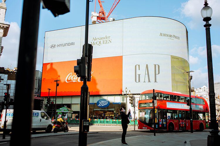 10 iconic London landmarks you must see 14 PFHPostcardsfromHawaii10iconicLondonLandmarksyoumustseePiccadillyCircus