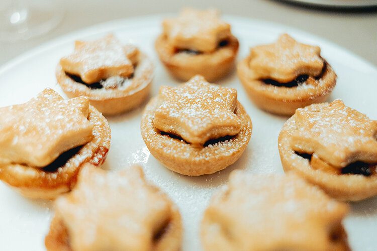British Christmas mince pies recipe (no suet) 23 PFHPostcardsfromHawaiiBritishEnglishmincepiesbakingrecipeChristmasnosuetvegandairyfreeandglutenfree 3 3