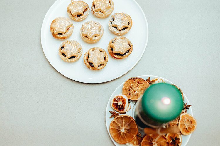 British Christmas mince pies recipe (no suet) 24 PFHPostcardsfromHawaiiBritishEnglishmincepiesbakingrecipeChristmasnosuetvegandairyfreeandglutenfree 4 3
