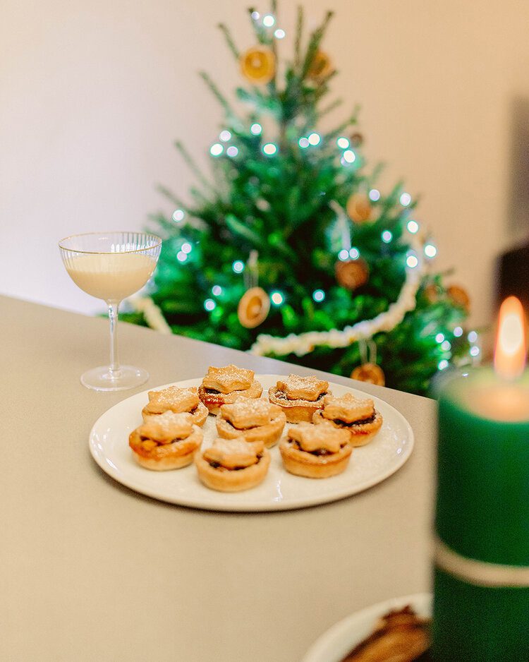 British Christmas mince pies recipe (no suet) 1 PFHPostcardsfromHawaiiBritishEnglishmincepiesbakingrecipeChristmasnosuetvegandairyfreeandglutenfree