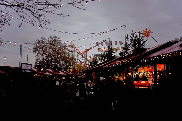 12 things to do in London during the holidays 12 PFHPostcardsfromHawaiiLondonChristmasHolidaysWinterWonderlandHydePark
