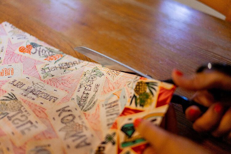 How to make a drawstring laundry bag (free pattern & tutorial) 25 PFHPostcardsfromHawaiiSewingMakeCraftDrawstringLaundryBag 3 2
