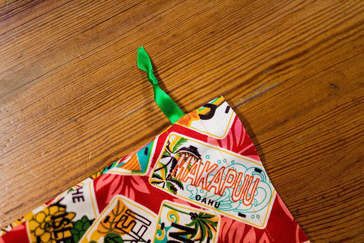 How to make a drawstring laundry bag (free pattern & tutorial) 35 PFHPostcardsfromHawaiiSewingMakeCraftDrawstringLaundryBag 4 2