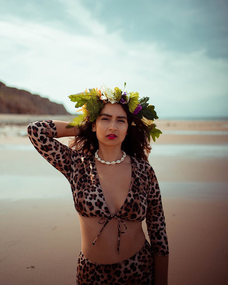 How to make a haku lei *lei po'o* (flower crown) 24 Postcards from Hawaii Travel & Lifestyle blog How to make a haku lei lei polo Hawaiian flower crown, DIY flower crown tutorial, how to make a flower crown, how to make a head lei po’o