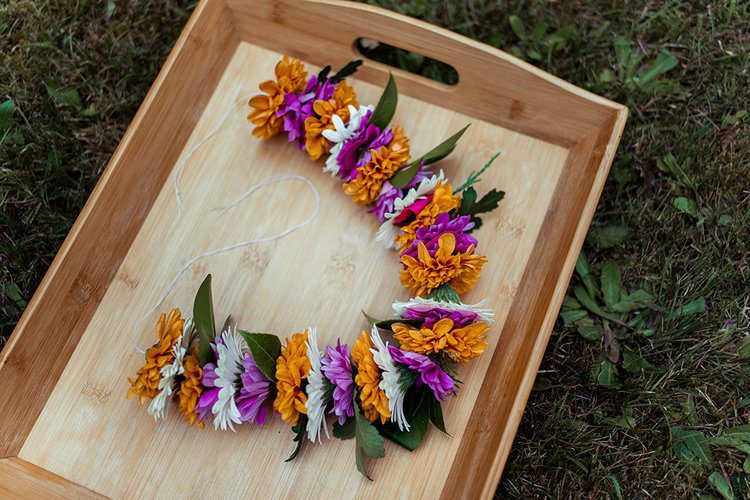 How to make a haku lei *lei po'o* (flower crown) 21 Postcards from Hawaii Travel & Lifestyle blog How to make a haku lei lei polo Hawaiian flower crown, DIY flower crown tutorial, how to make a flower crown, how to make a head lei po’o