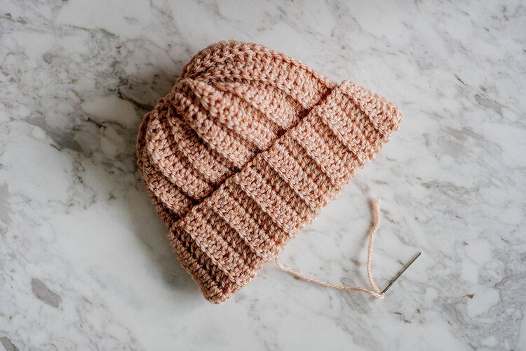 How to crochet a chunky beanie hat (free pattern) 25 PostcardsfromHawaiiHowtocrochetachunkybeaniehatfreepatterntravelblogstepbystepguideDIYcrochettutorialdoublecrochetstitch 8