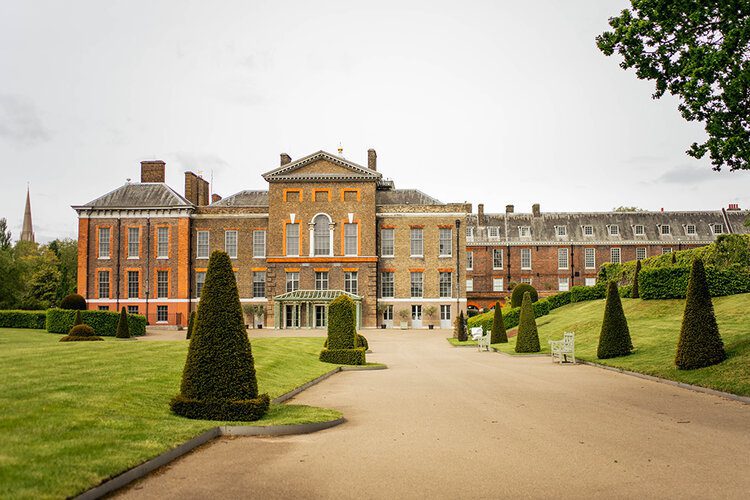 6 royal landmarks in London to visit 5 PostcardsfromHawaiiPFH6royallandmarksinLondontovisitKensingtonPalace 1