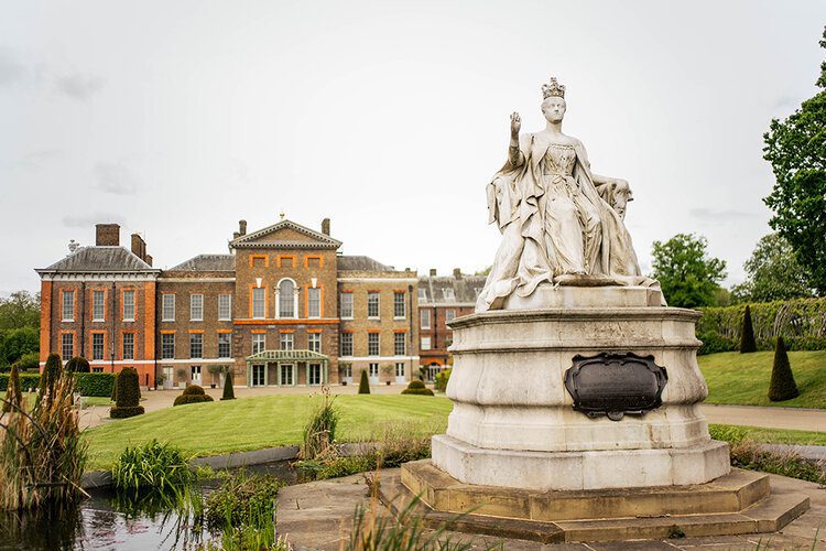 6 royal landmarks in London to visit 4 PostcardsfromHawaiiPFH6royallandmarksinLondontovisitKensingtonPalace