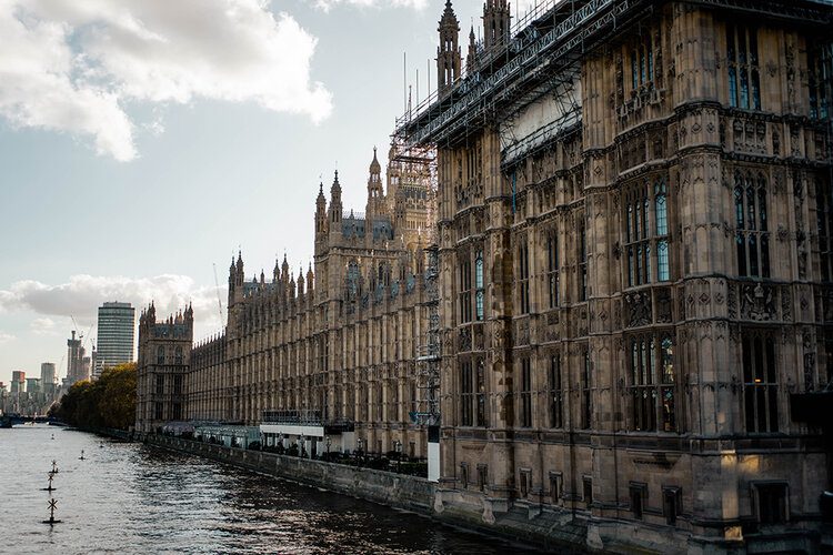 6 royal landmarks in London to visit 9 PostcardsfromHawaiiPFH6royallandmarksinLondontovisitWestminsterAbbeyPalaceofWestminster