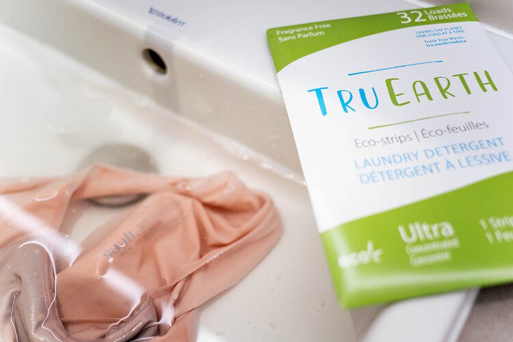 Eco-conscious period packing list 13 PostcardsfromHawaiiPFHEco consciousperiodpackinglistfortravellersEnvironmentallyconsciousmenstruationCoconutCottonTruEarthbiodegradabledetergentsheet