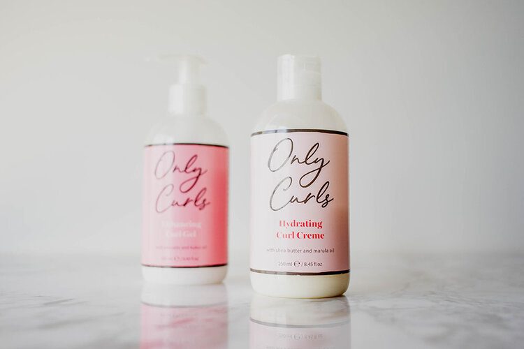 Sustainable styling with Only Curls - low waste haircare for curls 5 PostcardsfromHawaiiSustainablestylingwithOnlyCurlslowwastehaircareforcurlsplasticfreelowwastecurlyhairshampoobarhydratingcurlcream