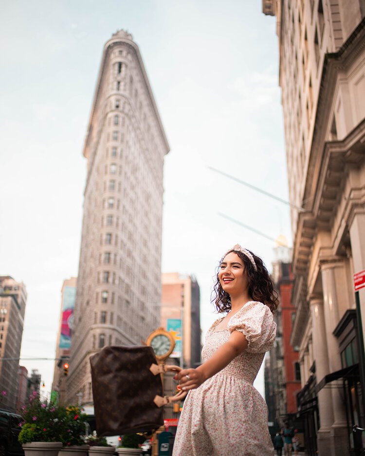 10 best Instagram spots in New York City, USA 9 PostcardsfromHawaiiTravelBlog10MostInstagrammablespotsinNewYorkCityInstagramPlacesGuideNYCFlatIronBuilding